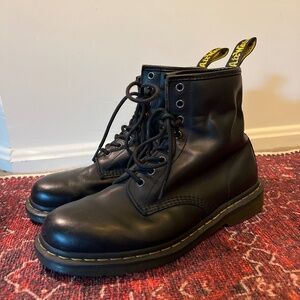 Dr. Marten Leather Airwick Boots (9M/10Wm)
